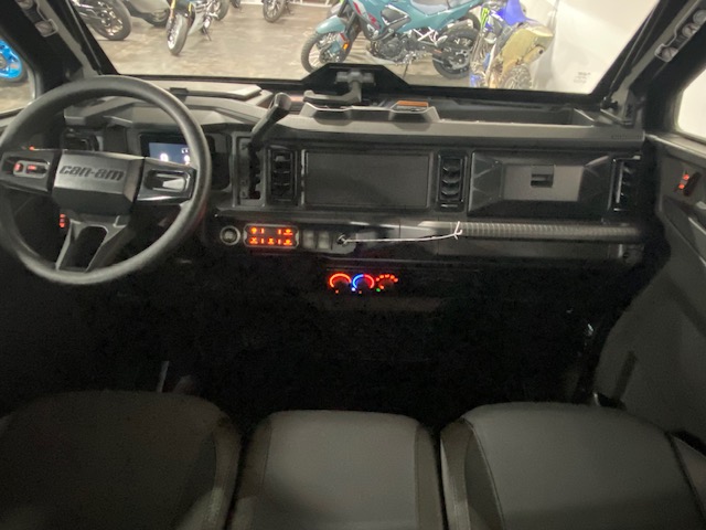 2027 Can-Am Defender MAX XT CAB HD10 UTV