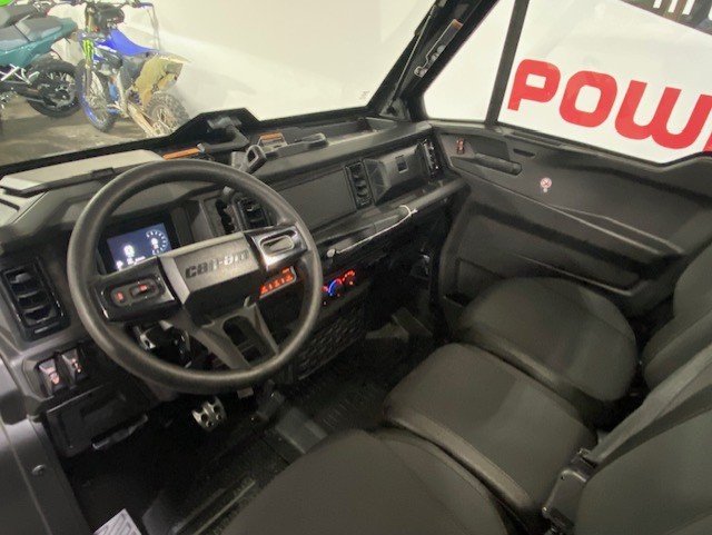 2027 Can-Am Defender MAX XT CAB HD10 UTV