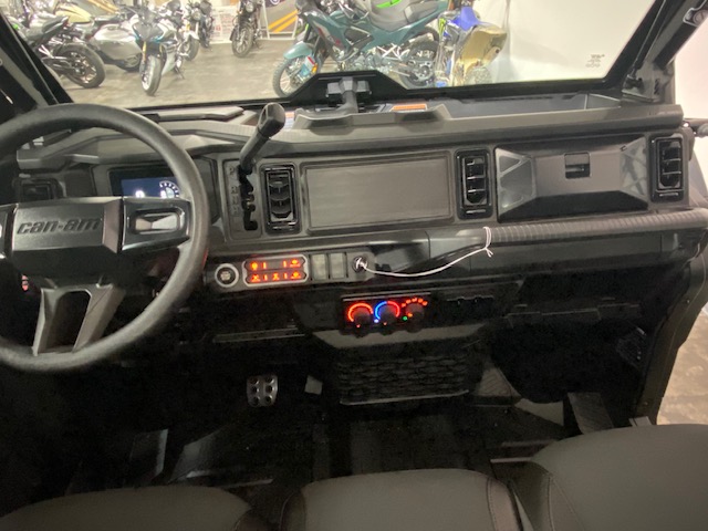 2027 Can-Am Defender XT Cab HD10 UTV